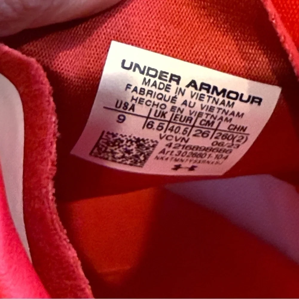 Under Armour UA Glyde 2 MT Metal Softball Cleats White Red Womens Size‎ 9 NEW